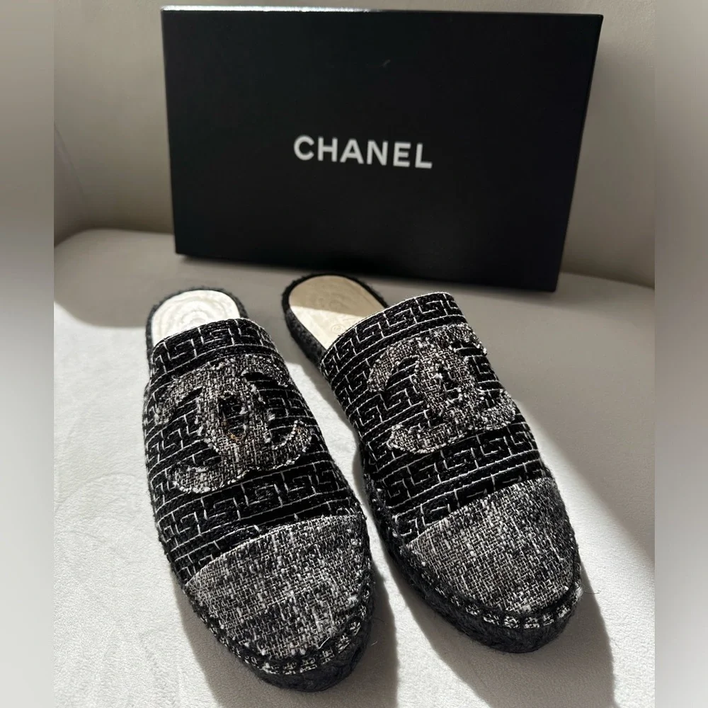 NEW Chanel Authentic Brand New CC Tweed Espadrilles/Mules Black Grey EU39 US:8.5